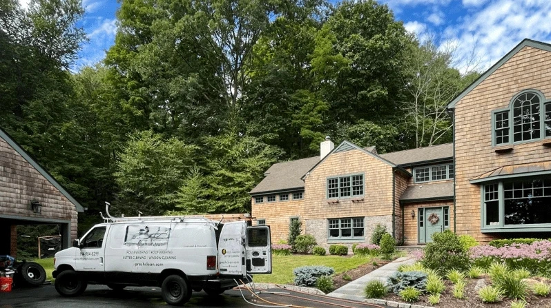 Streetsboro Power Washing power washing crew working in Mahoning, OH